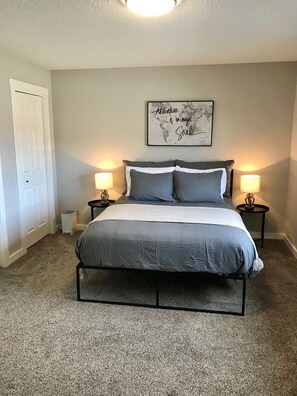 2 bedrooms, desk, free WiFi, bed sheets - Cozy townhouse close to Hospital & Capital (Helena)