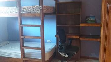 3 quartos, escrivaninha, berço de viagem, Wi-Fi de cortesia