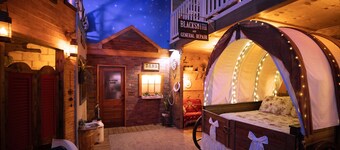 Go West- Couples 1-of-a-kind old-time theme-ATL area.