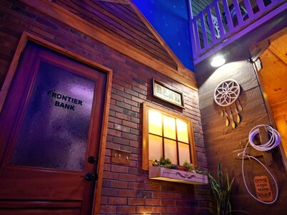 Go West- Couples 1-of-a-kind old-time theme-ATL area.