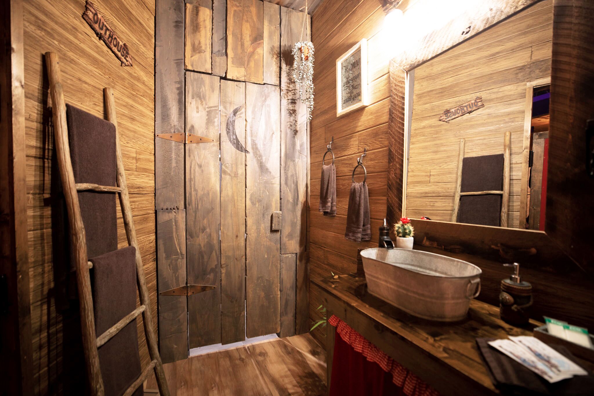 Go West- Couples 1-of-a-kind old-time theme-ATL area.