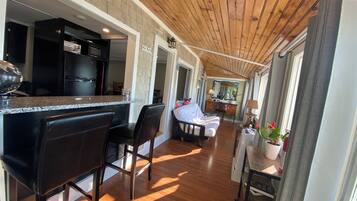 Casa Deluxe | 2 dormitoris, planxa i posts de planxar, wifi gratuïta i roba de llit