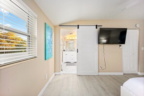 4 bedrooms, iron/ironing board, travel crib, free WiFi