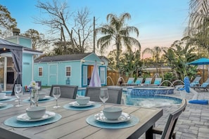 Outdoor dining