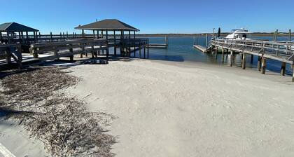 Aqua Vista by Sea Scape Properties