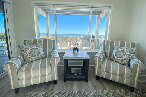 Aqua Vista by Sea Scape Properties