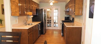 Cheerful 4-bedroom residential home
