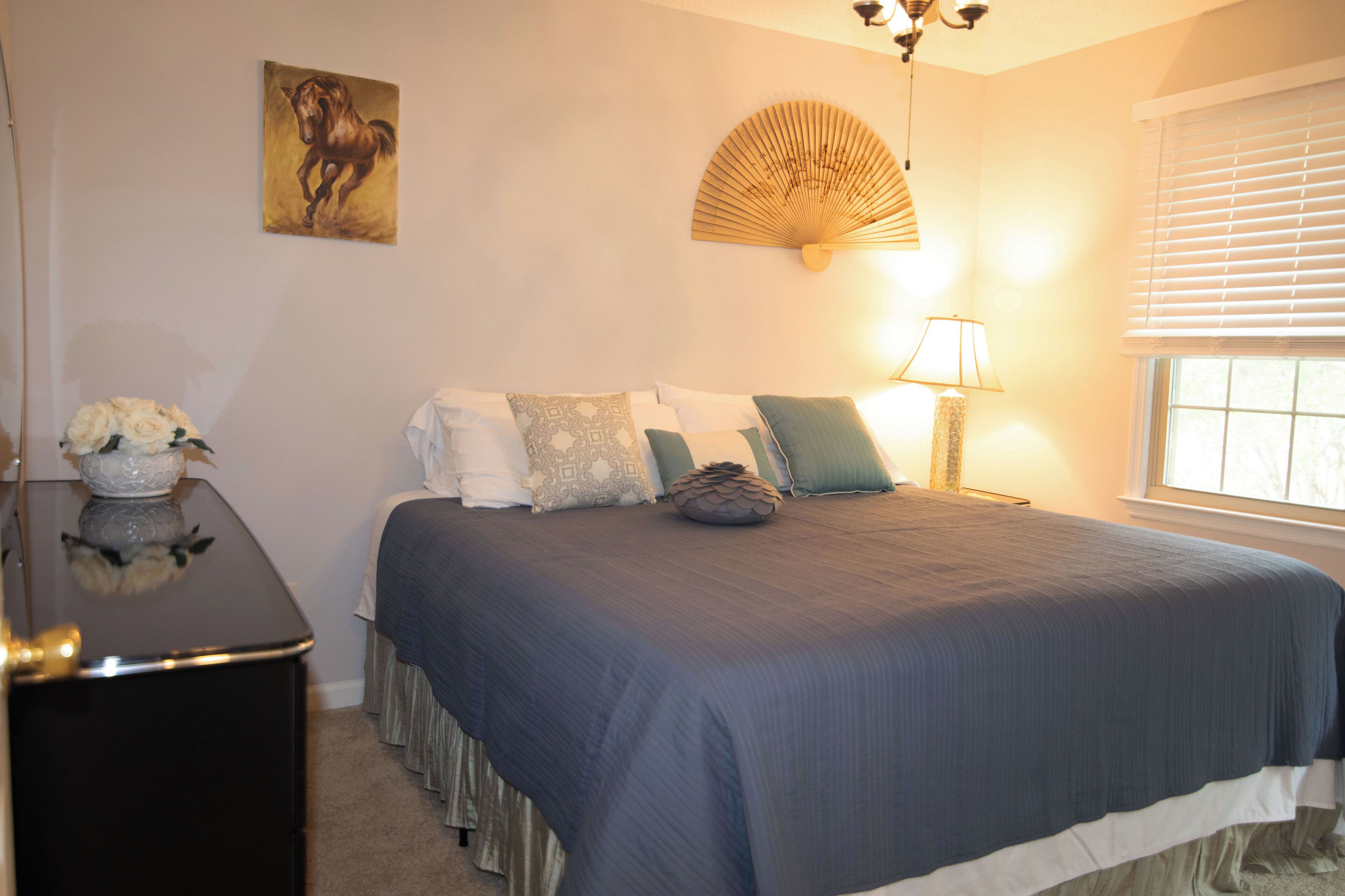 4 bedrooms, desk, iron/ironing board, free WiFi