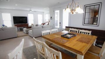 Appartement Duplex, 3 chambres | Salle de séjour