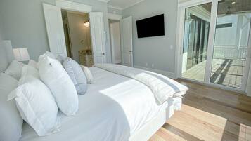 Duplex, 3 Bedrooms | 3 bedrooms, individually decorated, individually furnished