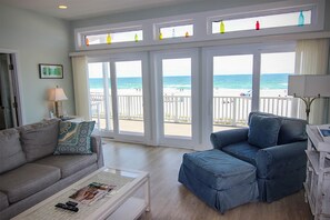 House, 3 Bedrooms | Living room