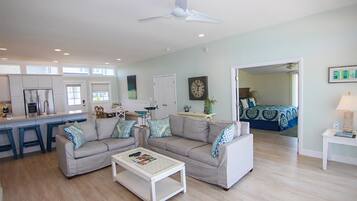 House, 3 Bedrooms | Living room