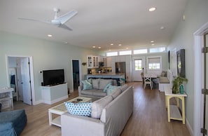 House, 3 Bedrooms | Living room