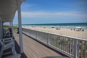 House, 3 Bedrooms | Balcony
