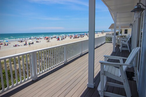 Blue Moon Cottage by Sea Scape Properties