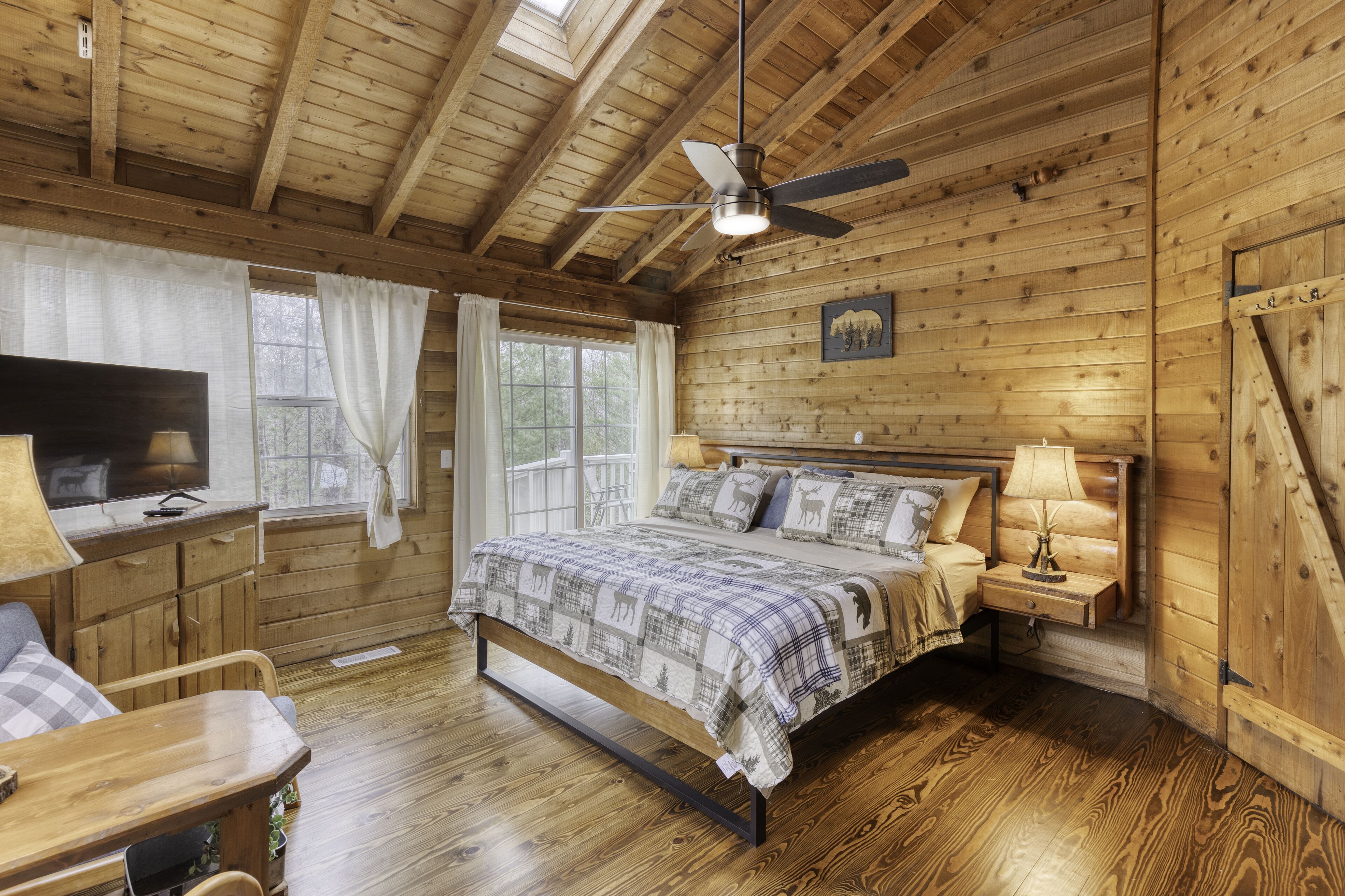 2 chambres, fer et planche à repasser, Wi-Fi gratuit, draps fournis
