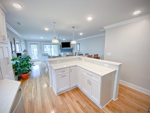 Duplex, 3 Bedrooms | Private kitchen | Oven