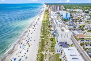 Beach nearby - Family friendly spacious Barefoot townhome w/ neighborhood pool & 4 golf courses (North Myrtle Beach)