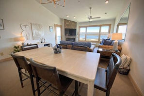 Condo, 3 Bedrooms | Dining