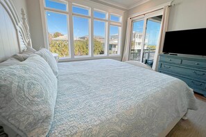 Room - Beach Bubble Bungalow by Sea Scape Properties (Wrightsville Beach)