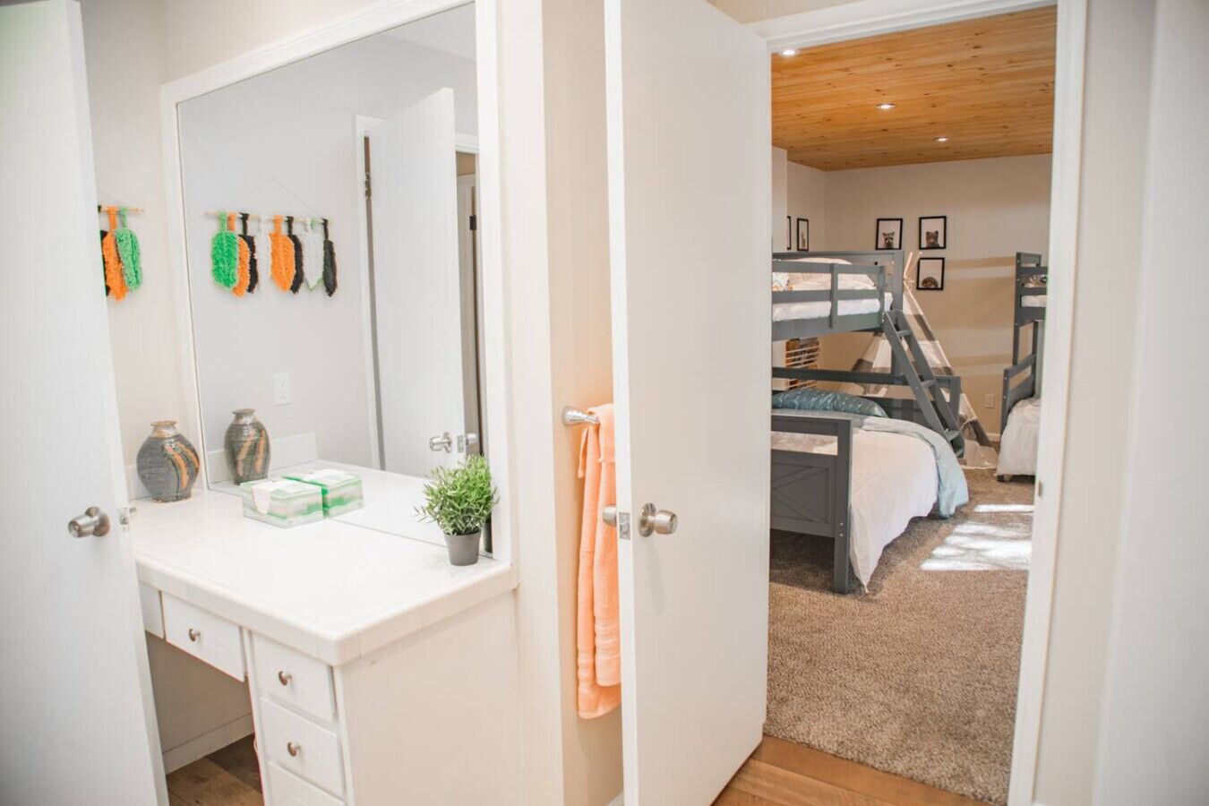 3 bedrooms, desk, travel cot, free WiFi