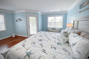 Dúplex, 5 habitaciones | Decoración personalizada y muebles diferentes 