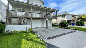 House, 4 Bedrooms | Exterior - Casa del Mar by Sea Scape Properties (Wrightsville Beach)