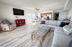 Condo, 2 Bedrooms | Living room