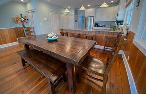 Duplex, 4 chambres | Restauration