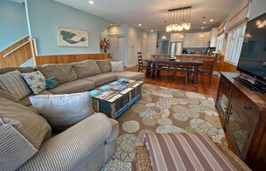Duplex, 4 Bedrooms | Living room