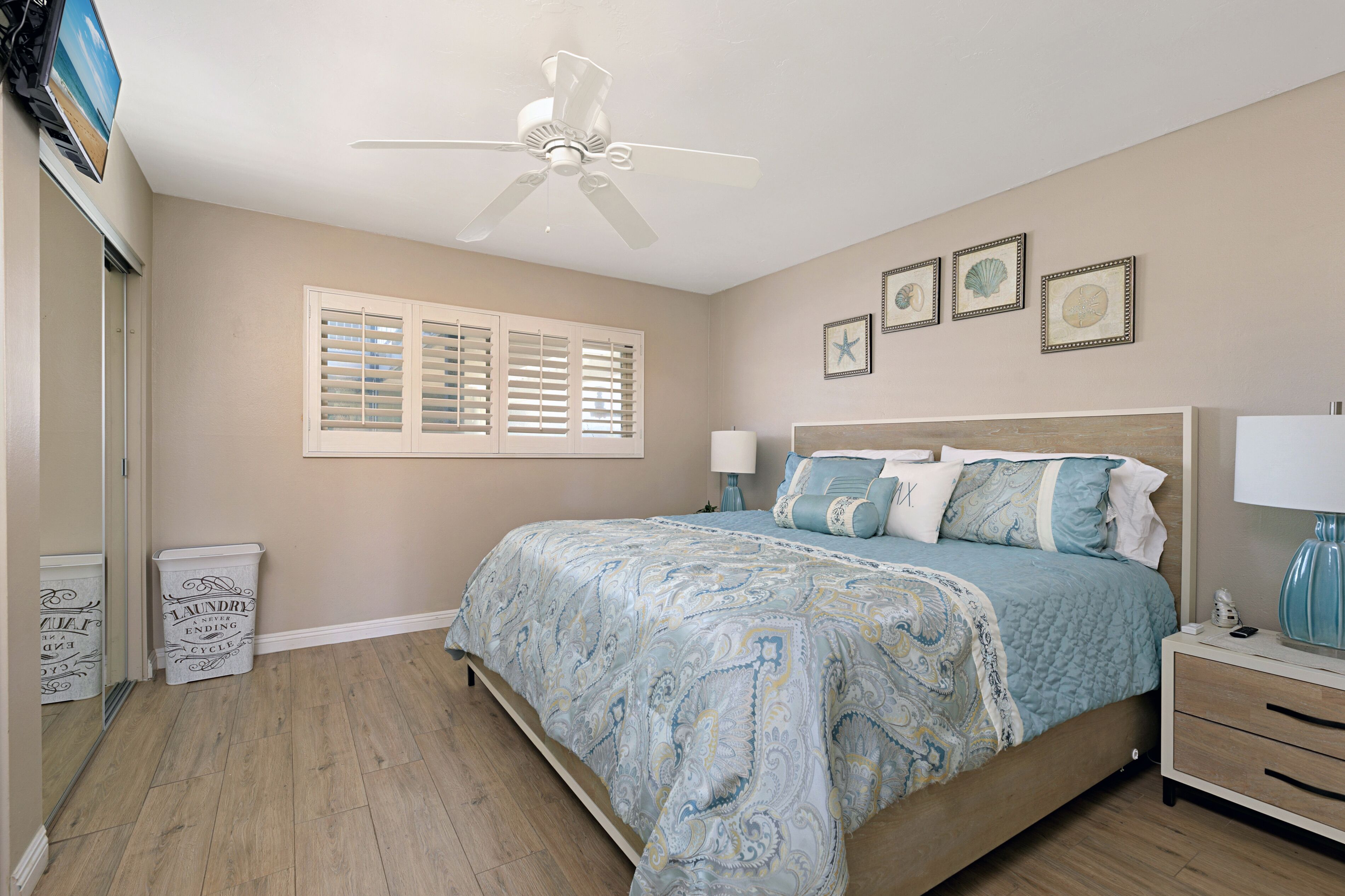 215A - Beautiful Sunsets, Beach View, Free Wifi