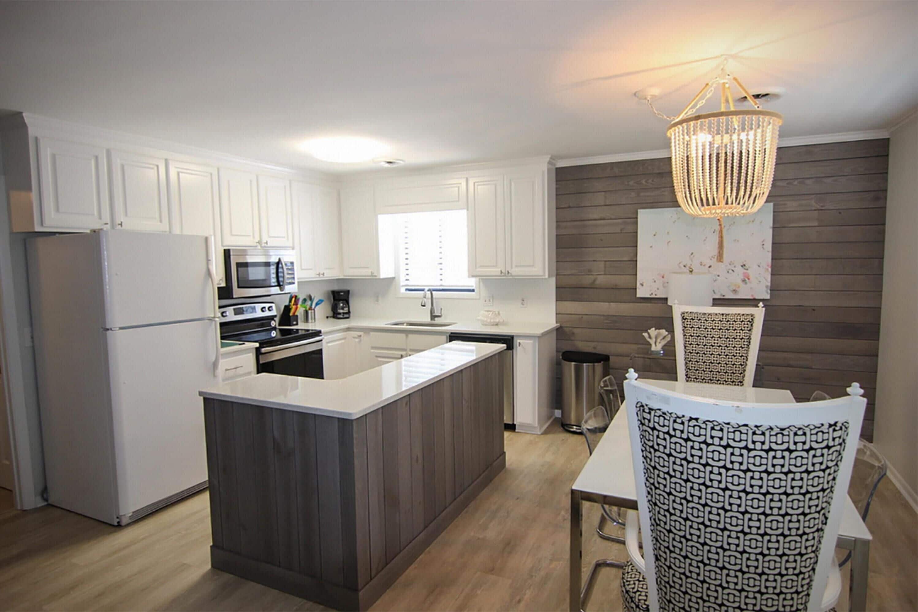 Duplex, 2 Bedrooms | Private kitchen | Oven, cookware/dishes/utensils