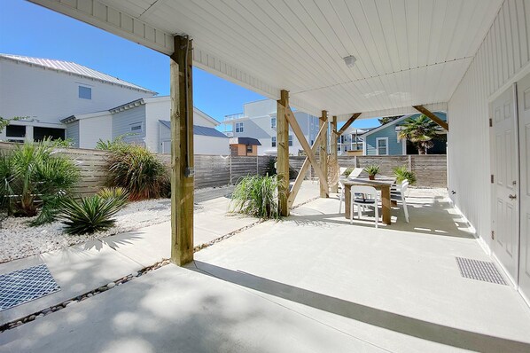 House, 3 Bedrooms | Property grounds