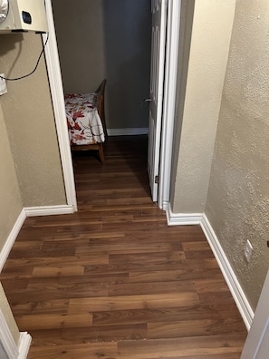 2 bedrooms, iron/ironing board, free WiFi