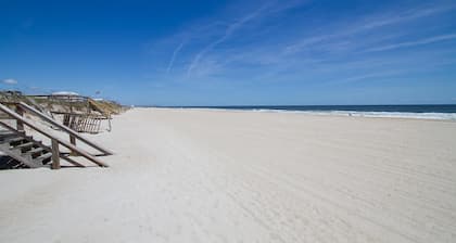 Jellyfish Hideaway by Sea Scape Properties