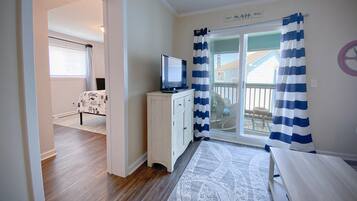 Condo, 2 habitaciones | 2 habitaciones, decoración personalizada y muebles diferentes