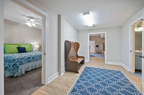 Ferienhaus, 6 Schlafzimmer | 6 Schlafzimmer, individuell dekoriert, individuell eingerichtet