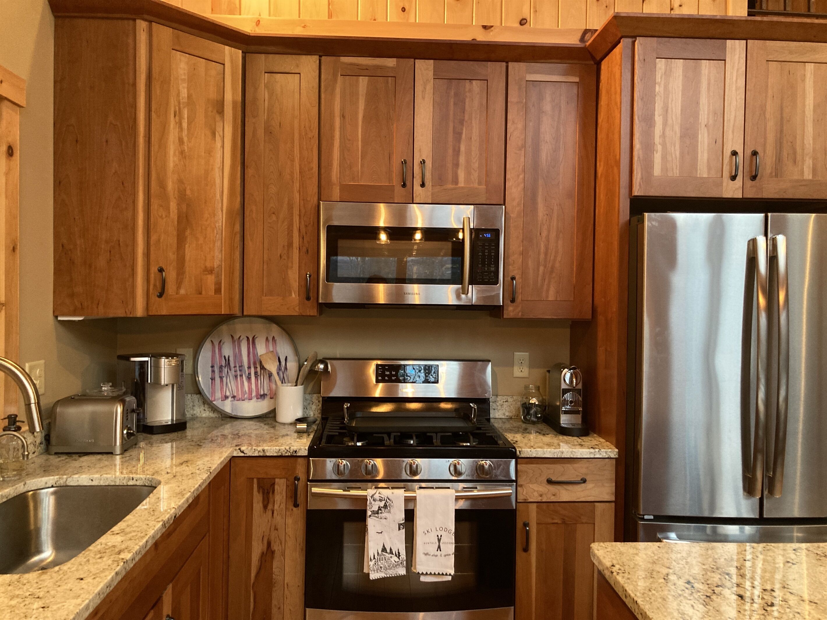 Bear Creek Cabin*Air Hockey*Arcades*Firepit*Hot tub