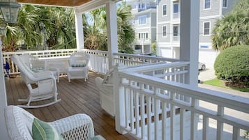 Casa, 5 habitaciones | Balcón