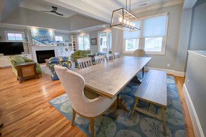 House, 5 Bedrooms | Private kitchen