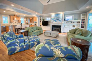 House, 5 Bedrooms | Living room - Sea Esta by Sea Scape Properties (Wrightsville Beach)