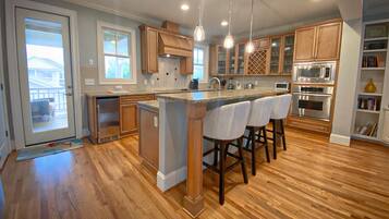 Casa, 5 habitaciones | Cocina privada | Horno