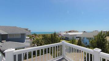 House, 5 Bedrooms | Balcony