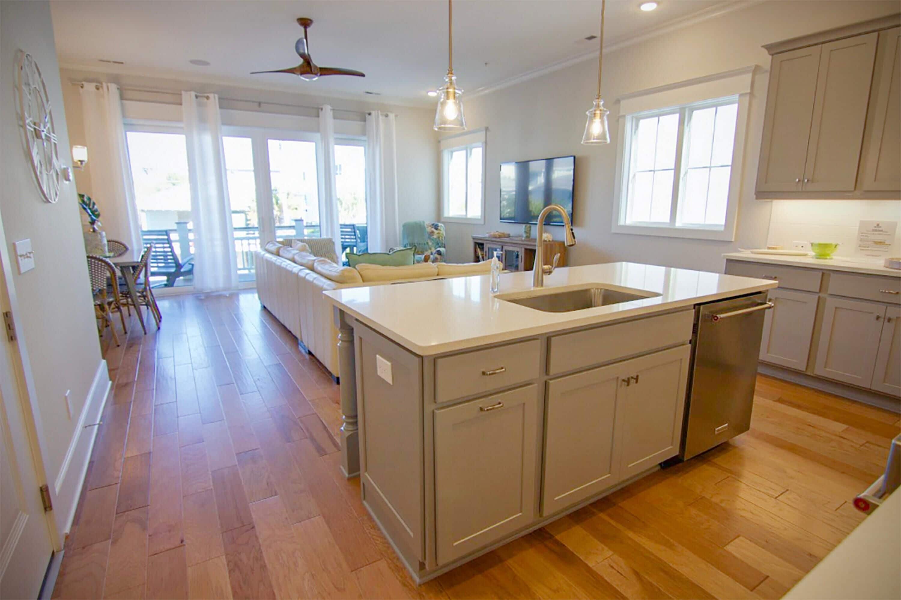 Duplex, 3 Bedrooms | Private kitchen | Oven, cookware/dishes/utensils