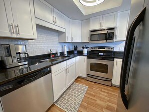 Condo, 1 Bedroom | Private kitchen