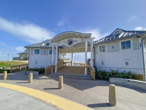 Wright By The Pier by Sea Scape Properties