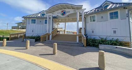 Wright By The Pier by Sea Scape Properties