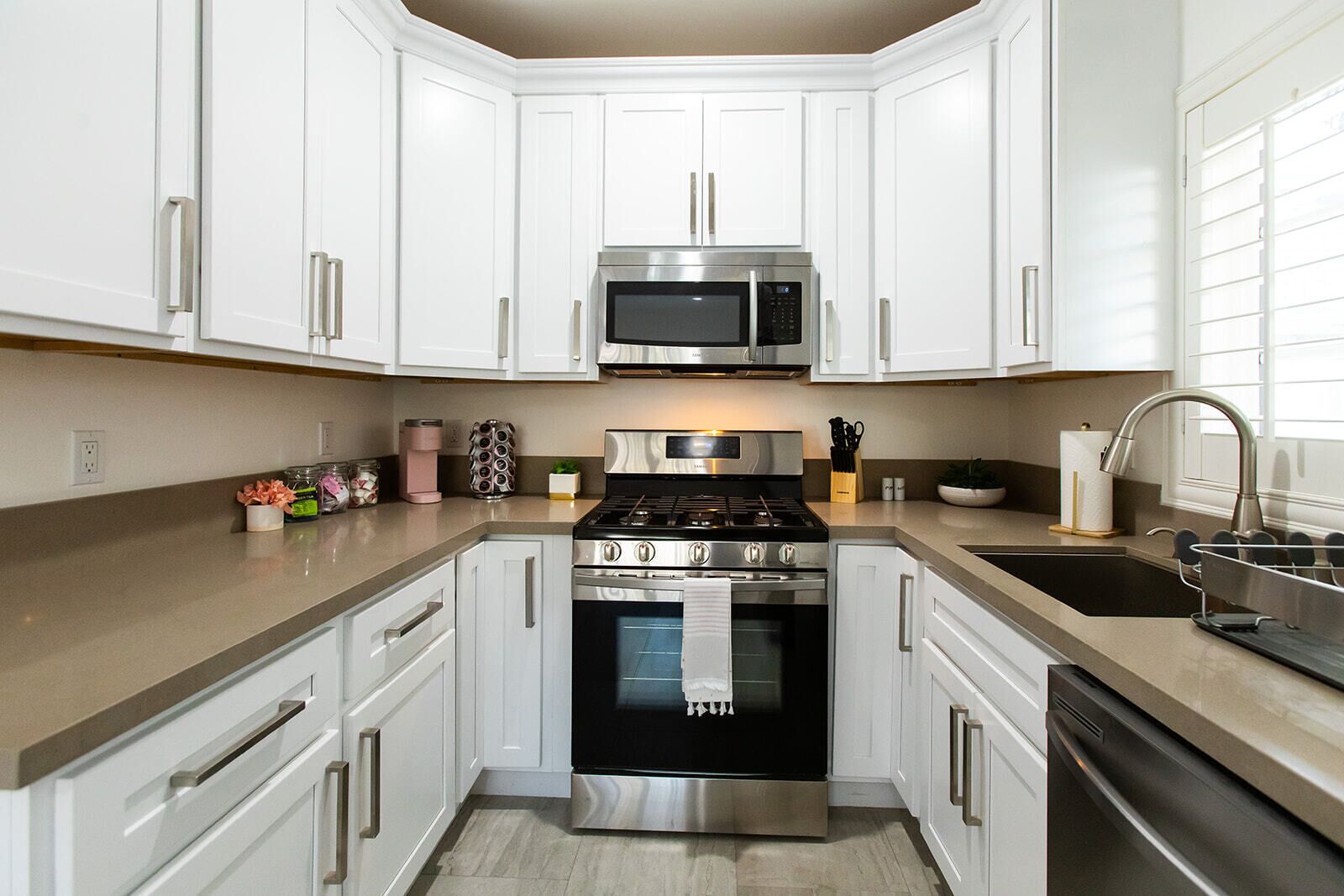 ⚜Luxury Vibes⚜New Build⚜5Mi→Disney⚜AC⚜89Wlkscr⚜W/D