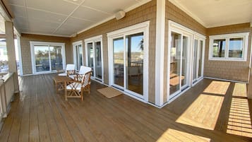 Nhà, 4 phòng ngủ | Ban công