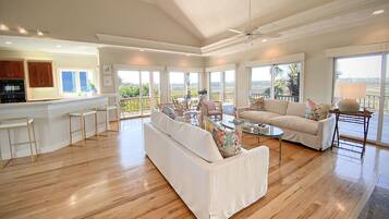 House, 4 Bedrooms | Living room